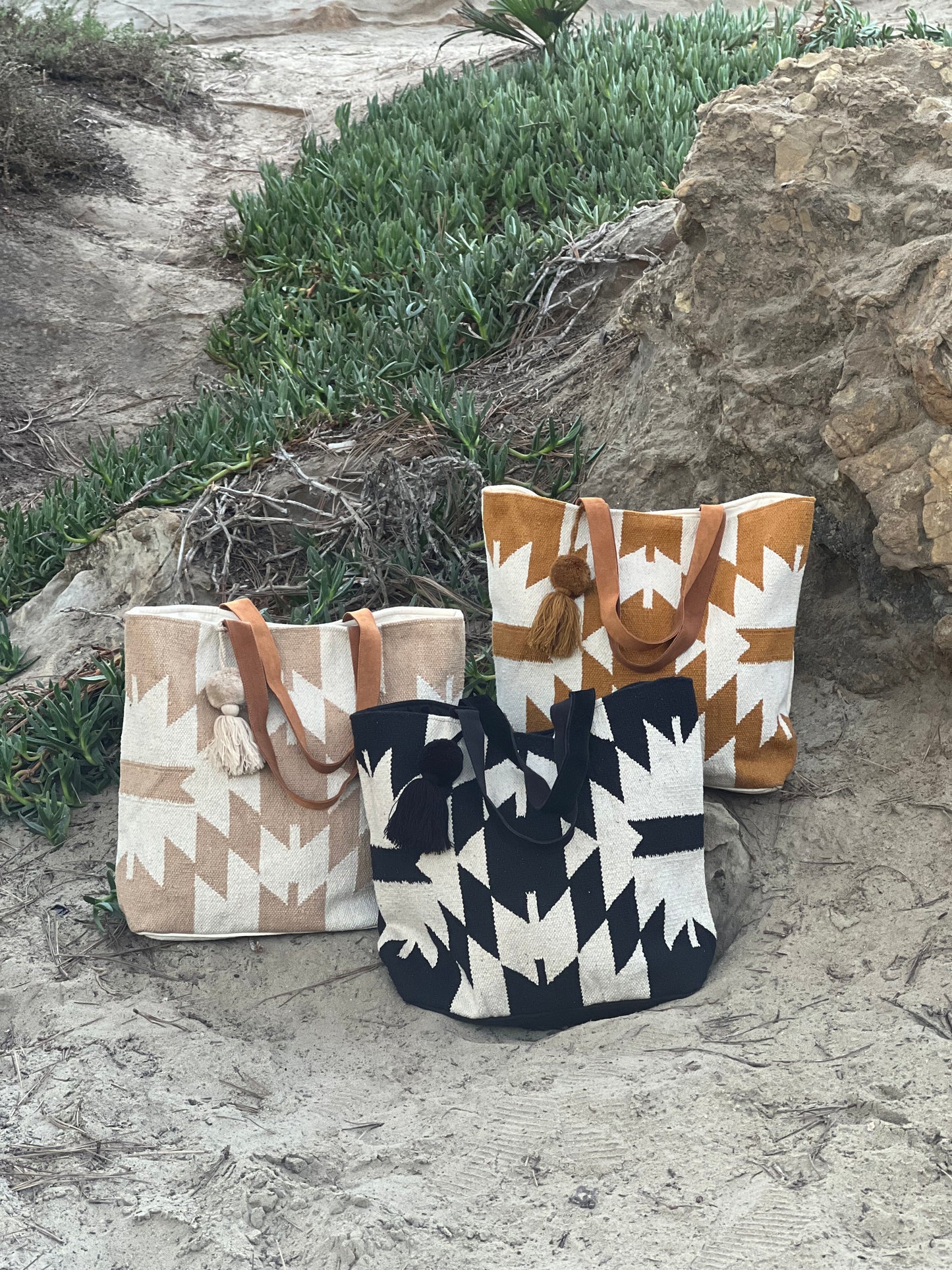 Mojave Desert Woven Tote - Ivory & Ink